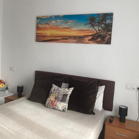 Room With Private Bathroom And Balcony Nearby The Mercado Central, Center And Beach Alicante Exterior foto