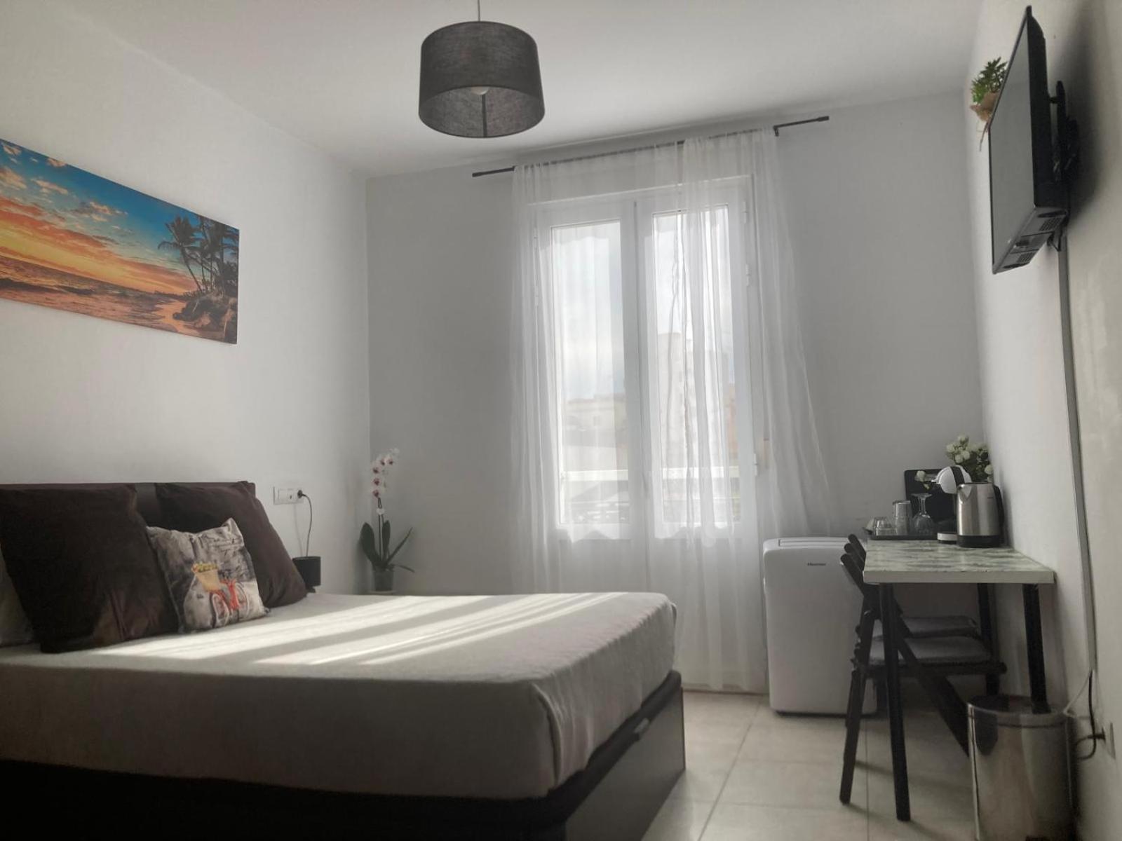 Room With Private Bathroom And Balcony Nearby The Mercado Central, Center And Beach Alicante Exterior foto